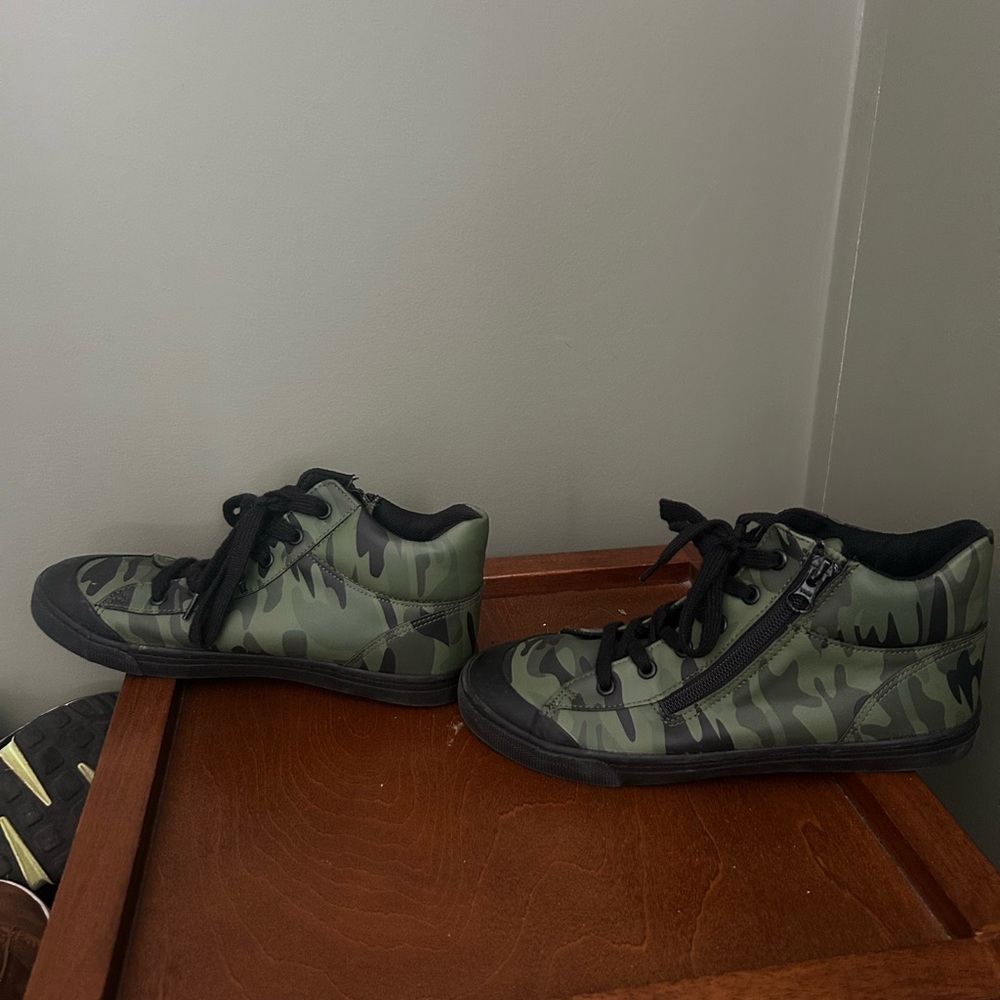 Cat & Jack Green Camouflage High-Top Sneakers